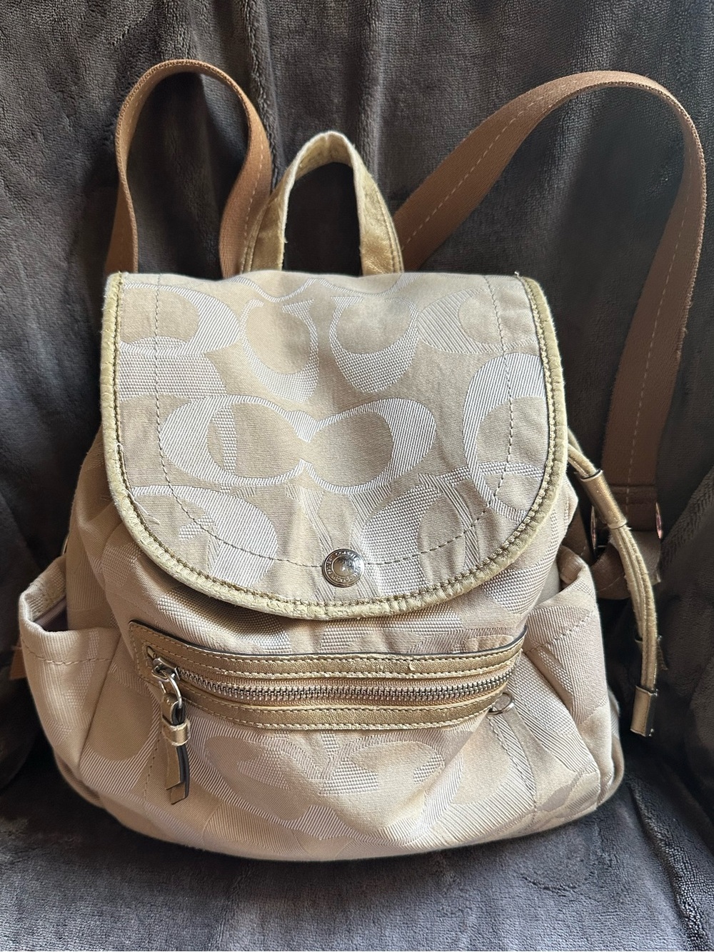 Vintage Coach Kyra Signature Backpack Beige Gold - super clean - As Is - Picture 1 of 15